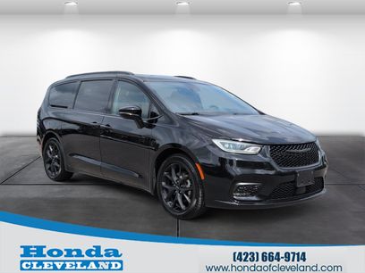 Used 2025 Chrysler Pacifica Limited