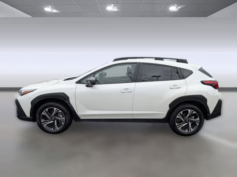 Used 2024 Subaru Crosstrek 2.0i Premium image 2