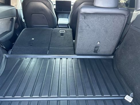 Used 2025 Tesla Model Y Long Range image 16