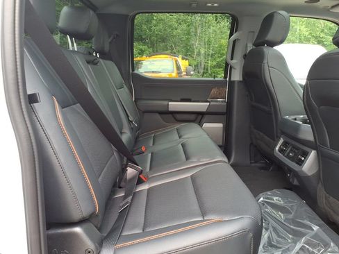 New 2026 Ford F250 Lariat w/ Black Appearance Package AWD/4WD image 16