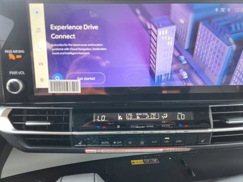 Certified 2026 Toyota Sienna XLE FWD image 16