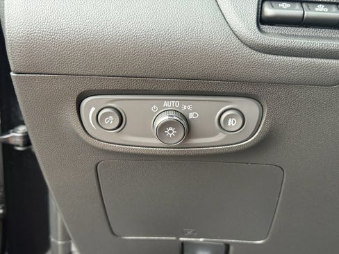 Used 2022 Buick Encore GX Essence w/ Advanced Technology Package FWD image 33
