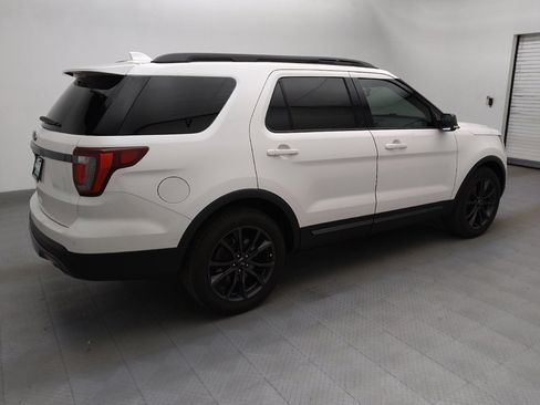 Used 2017 Ford Explorer XLT w/ Equipment Group 202A FWD image 10