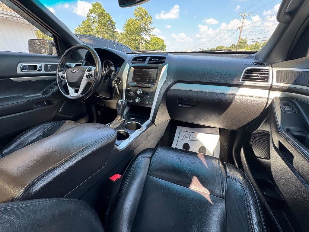 Used 2013 Ford Explorer XLT FWD image 30