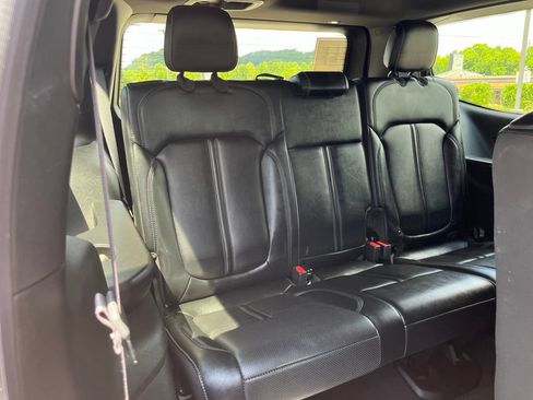 Used 2022 Jeep Wagoneer Series II w/ Premium Group I AWD/4WD image 27