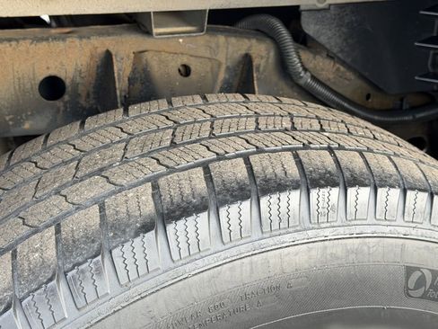 Used 2014 Nissan Titan SV w/ SV Value Truck Package image 42