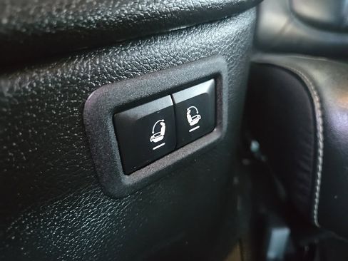 Used 2023 Jeep Wagoneer L Series II image 98