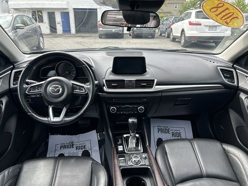 Used 2018 MAZDA MAZDA3 Touring FWD image 12