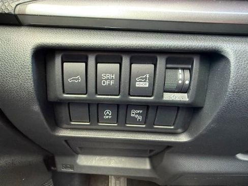 Used 2022 Subaru Forester Premium AWD/4WD image 13