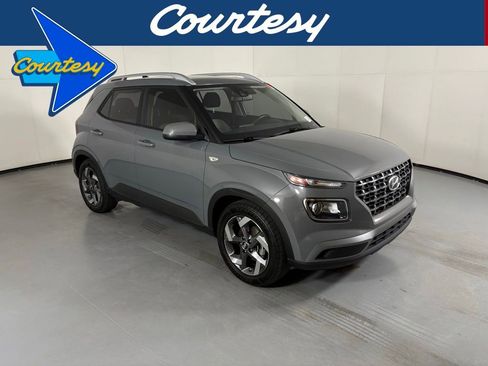 Used 2021 Hyundai Venue SEL FWD image 1