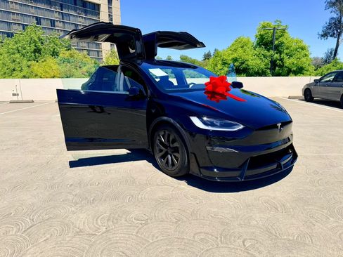 Used 2024 Tesla Model X AWD/4WD image 21