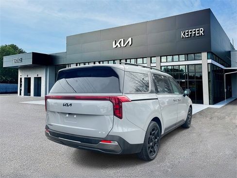 Certified 2025 Kia Carnival SX w/ SX Dark Edition Package image 8