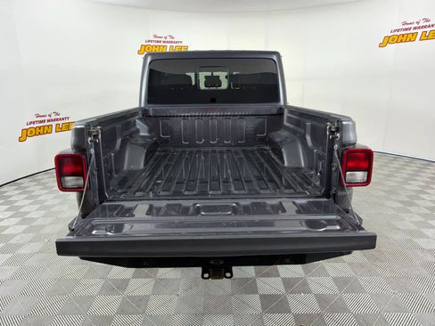 Used 2021 Jeep Gladiator Overland w/ Popular Equipment Package AWD/4WD image 5