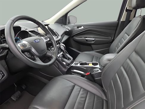 Used 2015 Ford Escape Titanium image 9