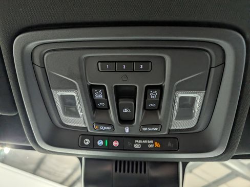 Used 2025 GMC Sierra 2500 AT4 w/ AT4 Premium Plus Package image 30