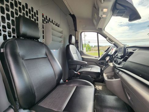 Used 2023 Ford Transit 250 Medium Roof AWD w/ Load Area Protection Package image 33