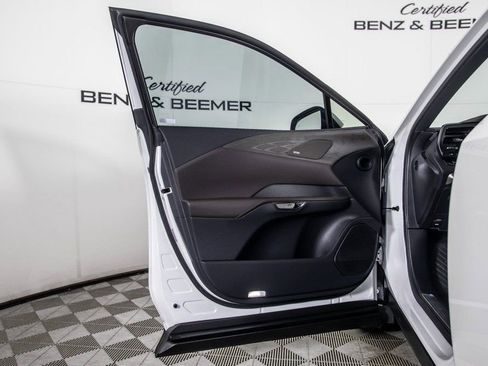 Used 2025 Lexus RX 450h AWD w/ Luxury Package image 18