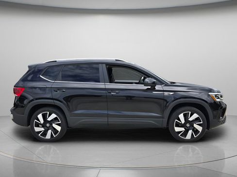Used 2024 Volkswagen Taos SEL AWD/4WD image 5