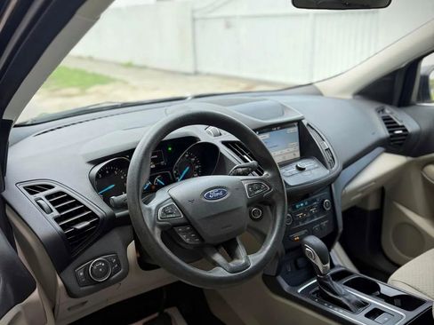 Used 2019 Ford Escape SE image 13