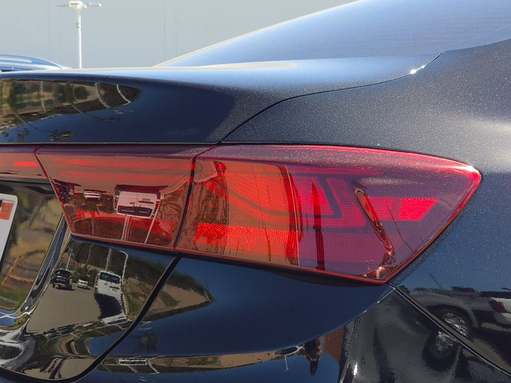 Used 2023 Kia Forte LXS FWD image 6