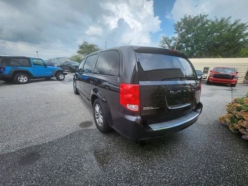 Used 2016 Dodge Grand Caravan SE FWD image 4