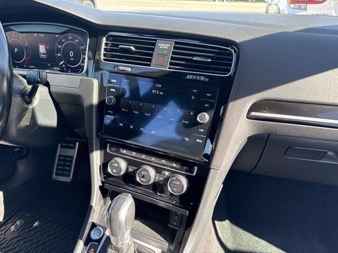 Used 2019 Volkswagen Golf 4-Door image 22