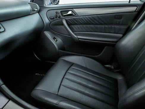 Used 2003 Mercedes-Benz C 32 AMG image 35