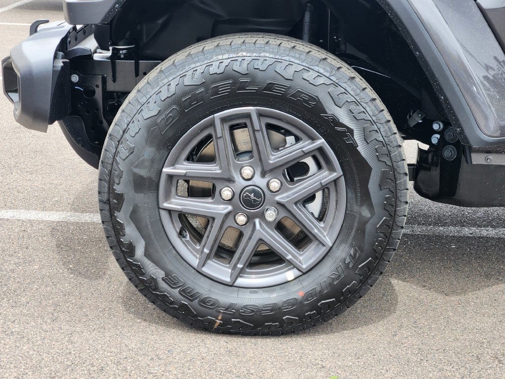 New 2026 Jeep Gladiator Sport AWD/4WD image 10