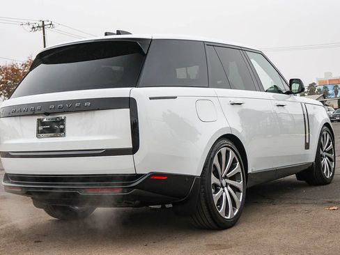 New 2025 Land Rover Range Rover SE image 5