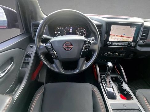 Used 2022 Nissan Frontier PRO-4X AWD/4WD image 3