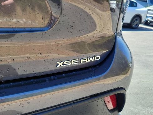 Used 2021 Toyota Highlander XSE image 8