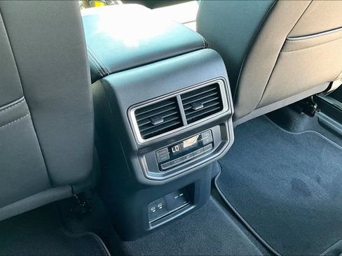 Certified 2026 Volkswagen Atlas SE FWD image 12