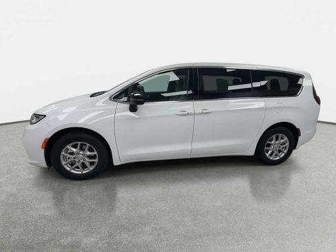 New 2026 Chrysler Pacifica Select FWD image 6