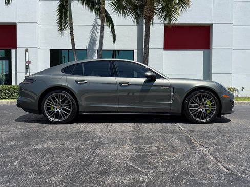 Used 2022 Porsche Panamera 4 Platinum Edition AWD/4WD image 2