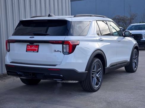 New 2026 Ford Explorer ST-Line w/ ST-Line Street Pack RWD image 5