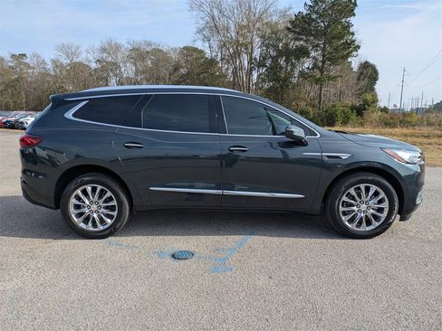 Used 2019 Buick Enclave Essence image 3