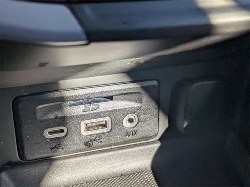 Used 2023 GMC Terrain SLT image 24