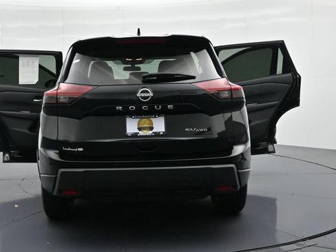 Used 2024 Nissan Rogue SV AWD/4WD image 25