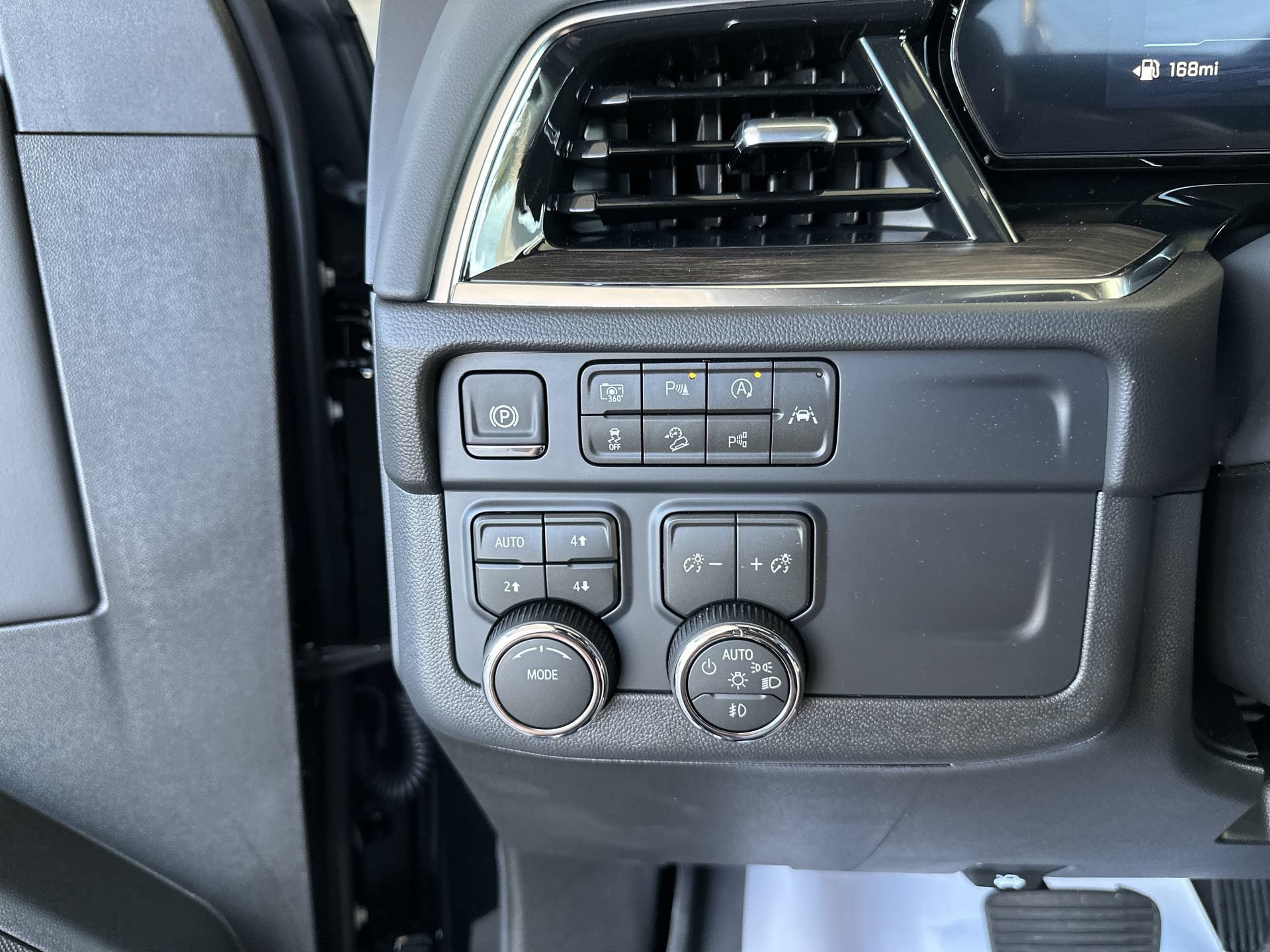 New 2026 Chevrolet Tahoe Z71 w/ Comfort Package AWD/4WD image 18