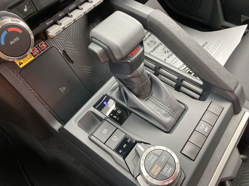 Certified 2026 Toyota Tacoma TRD Off-Road image 23