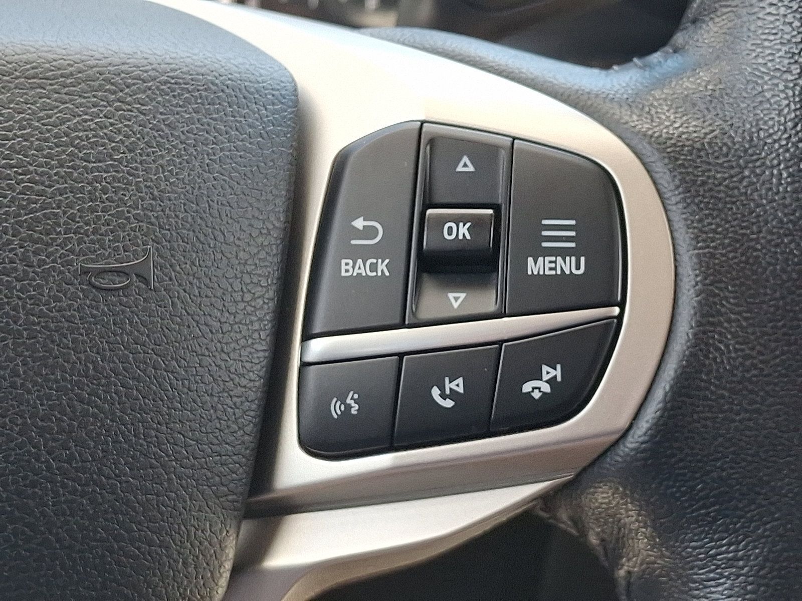 Used 2021 Ford Explorer Limited w/ Equipment Group 301A AWD/4WD image 22