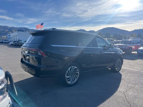 Used 2025 Lincoln Navigator Reserve image 5