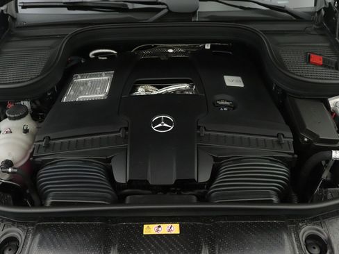 New 2026 Mercedes-Benz GLS 580 4MATIC image 10