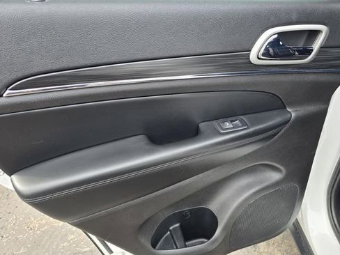 Used 2022 Jeep Grand Cherokee Limited image 26