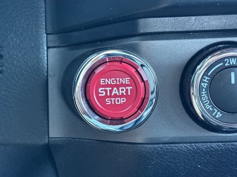 Used 2020 Toyota Tacoma TRD Sport w/ TRD Premium Sport Package AWD/4WD image 32