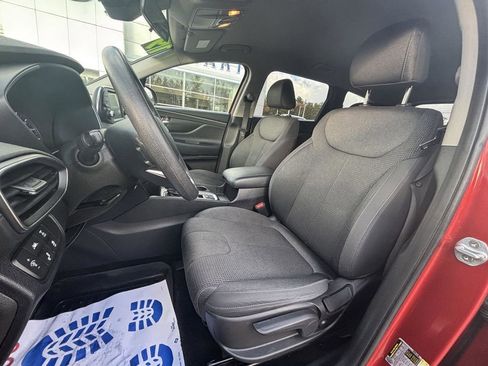 Used 2019 Hyundai Santa Fe SE image 10