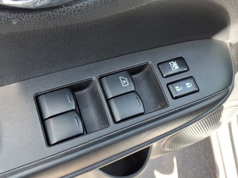 Used 2019 Nissan Versa Note SV FWD image 24