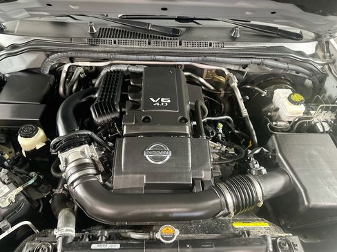 Used 2017 Nissan Frontier SV w/ SV Value Truck Package AWD/4WD image 28