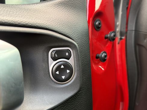 Used 2019 Jeep Wrangler Unlimited Rubicon AWD/4WD image 25