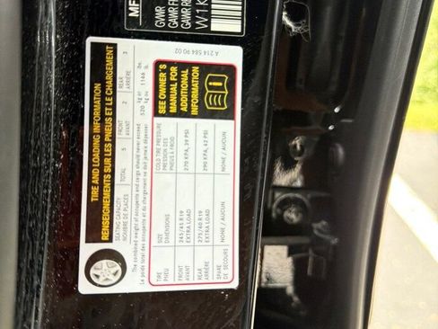Used 2024 Mercedes-Benz E 350 4MATIC Sedan image 3